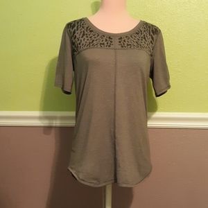 Lululemon gray leopard tshirt size 4